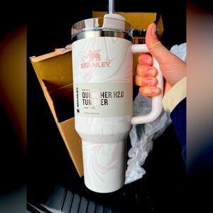 Stanley Quencher H2.0 Tumbler Rose Quartz Swirl 40oz.